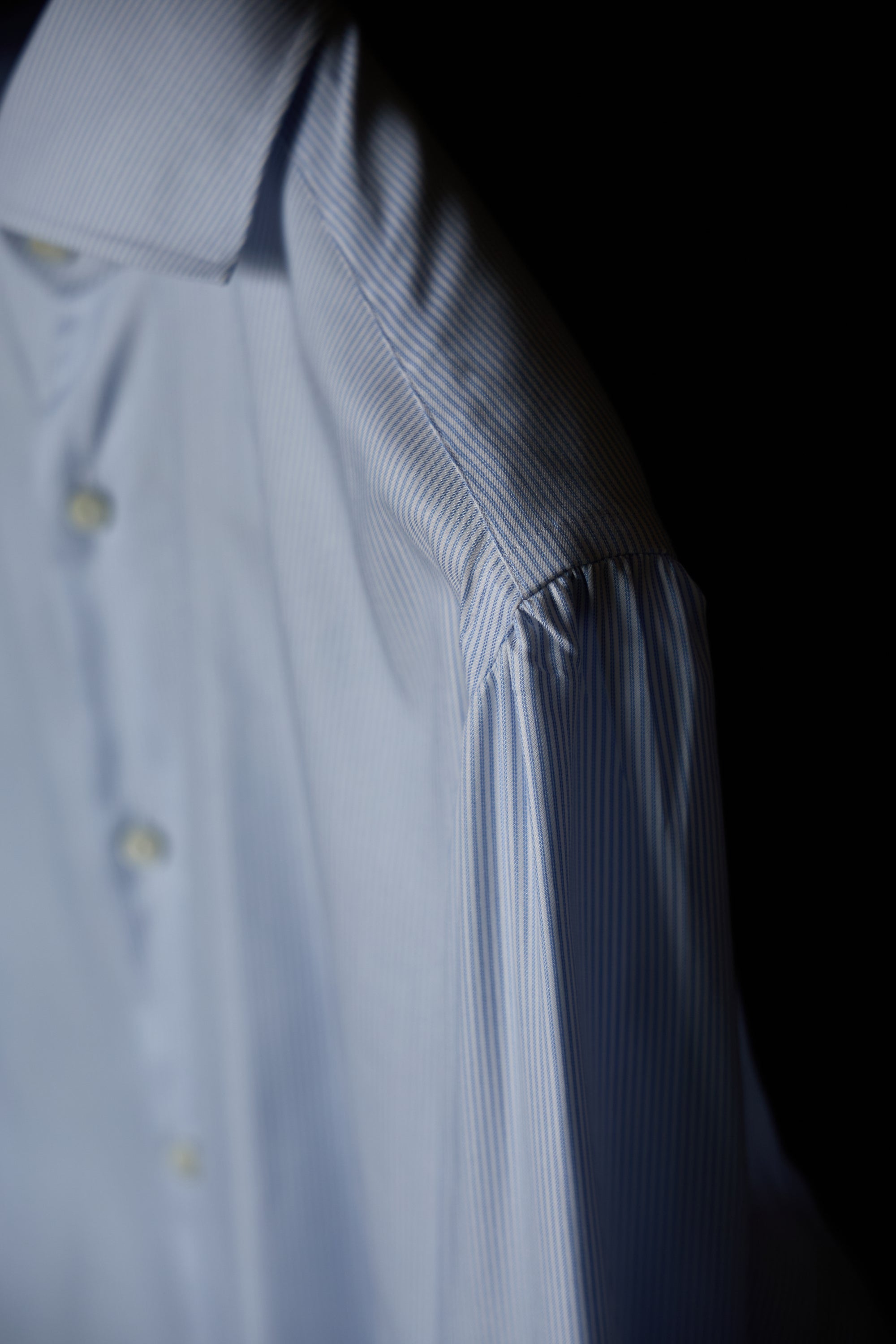 Ugentle Spread Collar Cotton/Silk Shirt — Light Blue Pencil Stripe