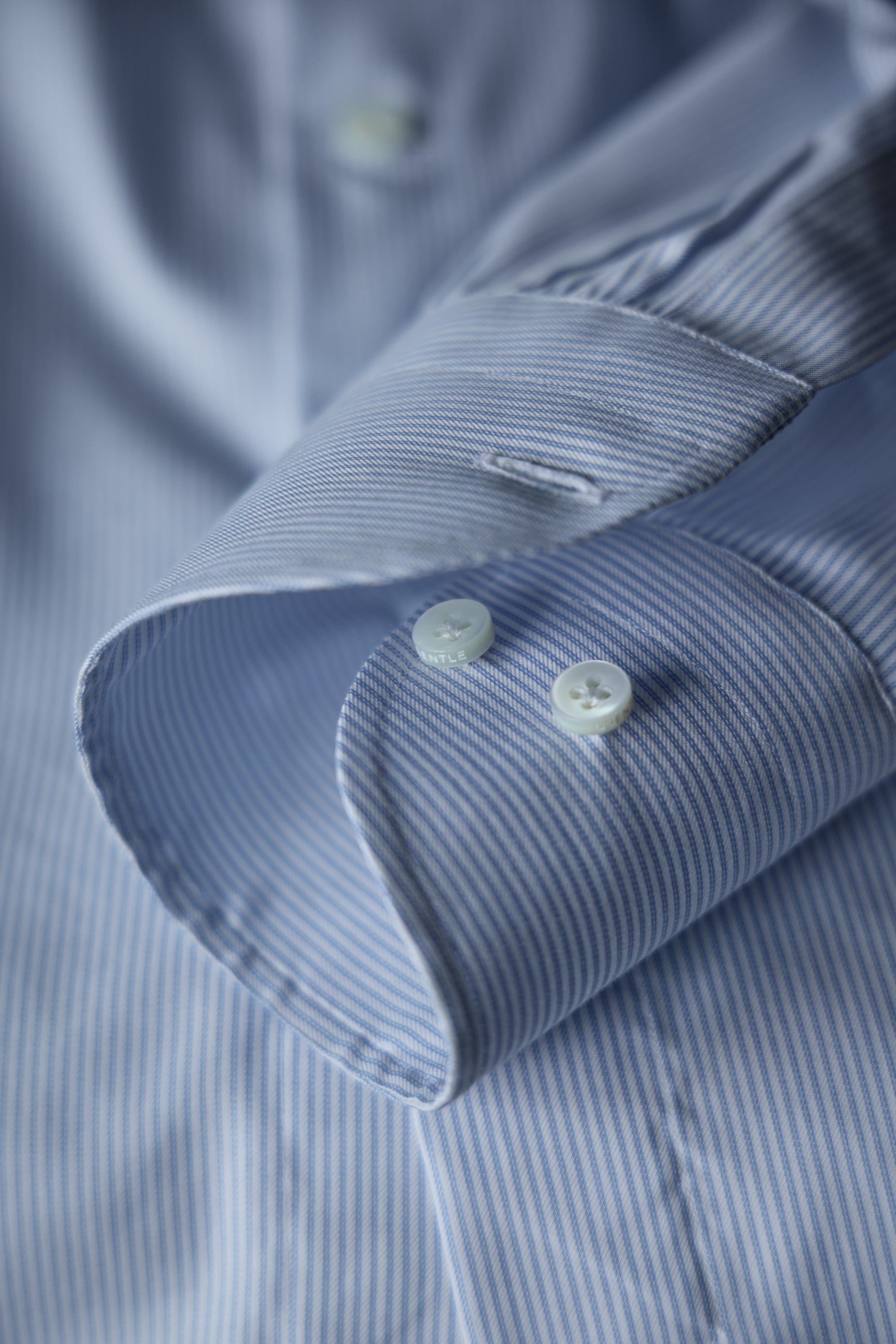Ugentle Spread Collar Cotton/Silk Shirt — Light Blue Pencil Stripe