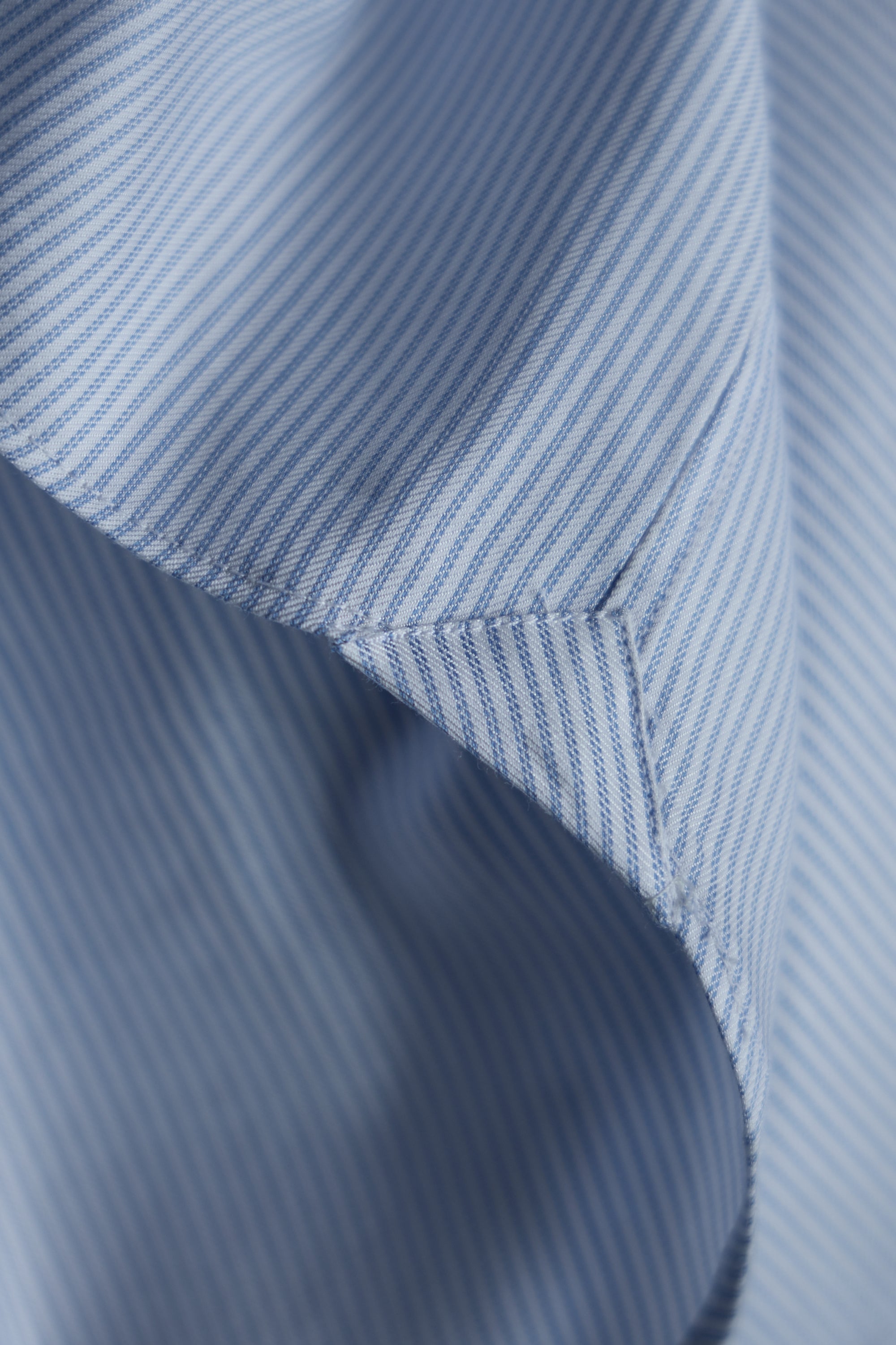 Ugentle Spread Collar Cotton/Silk Shirt — Light Blue Pencil Stripe