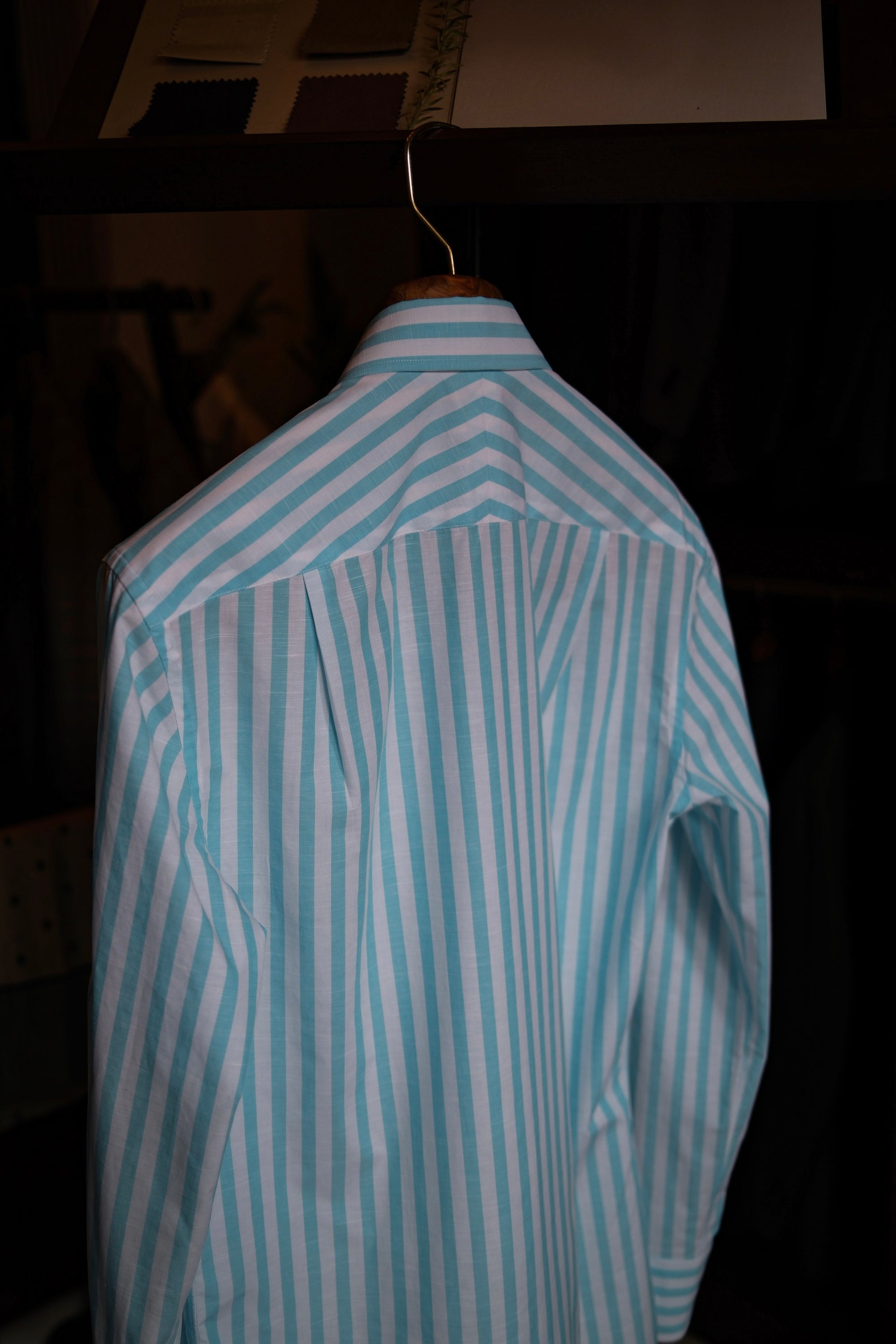 Ugentle Spread Collar Shirt — Glacier wide stripe