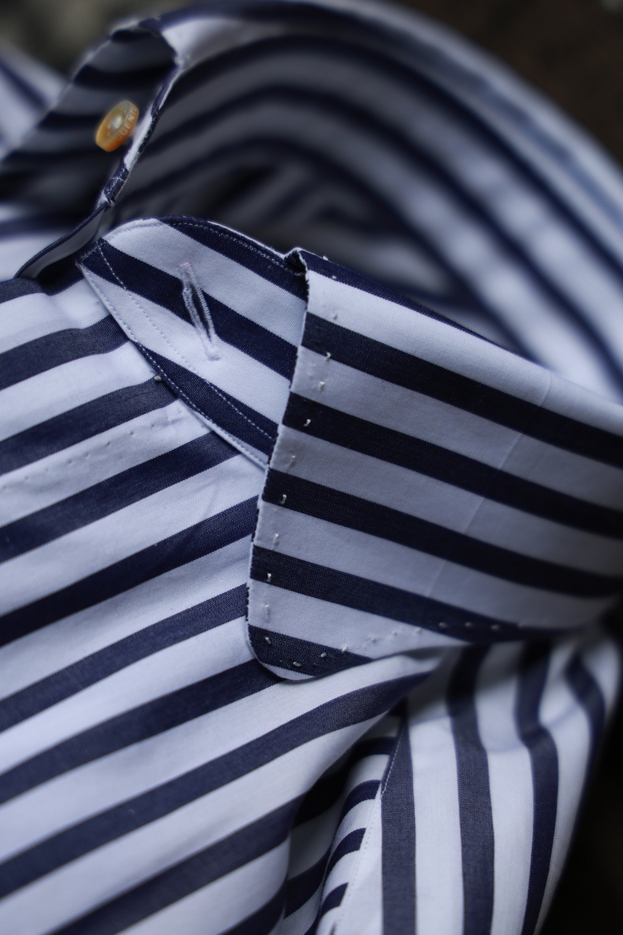 Ugentle Handcrafted Spread Collar Shirt — Blue stripe