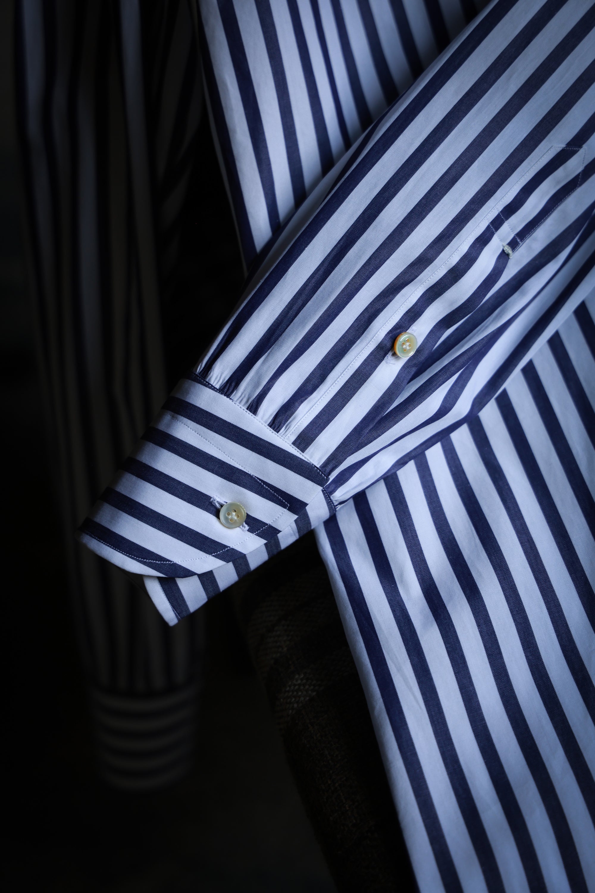 Ugentle Handcrafted Spread Collar Shirt — Blue stripe